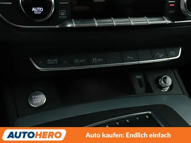 Audi Q5 view 24