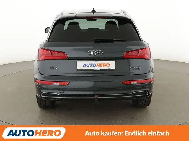 Audi Q5 view 5