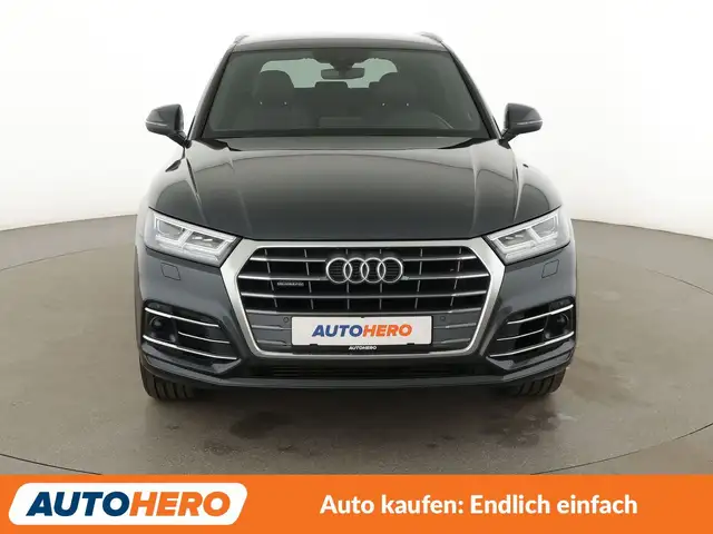 Audi Q5 view 9