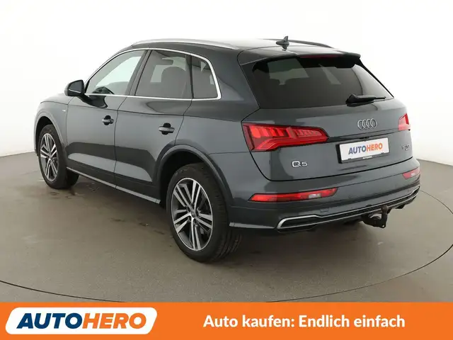 Audi Q5 view 4