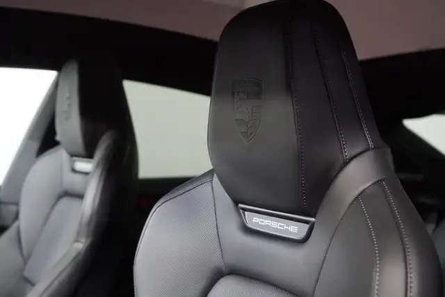 Porsche Cayenne view 16