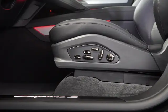 Porsche Cayenne view 13
