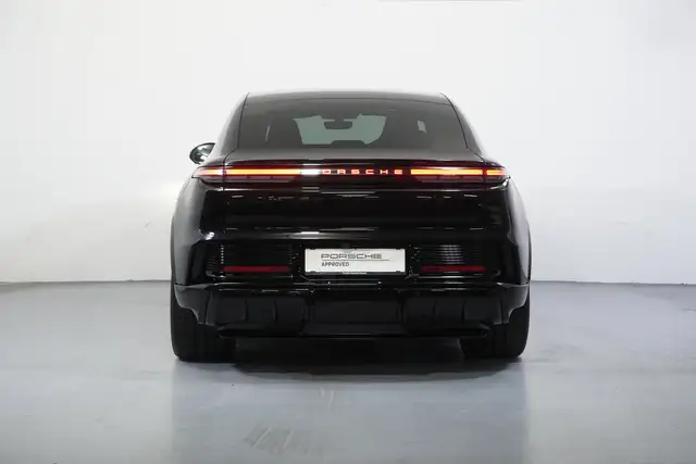 Porsche Cayenne view 4