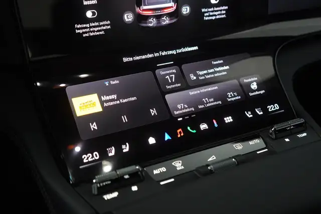 Porsche Cayenne view 23
