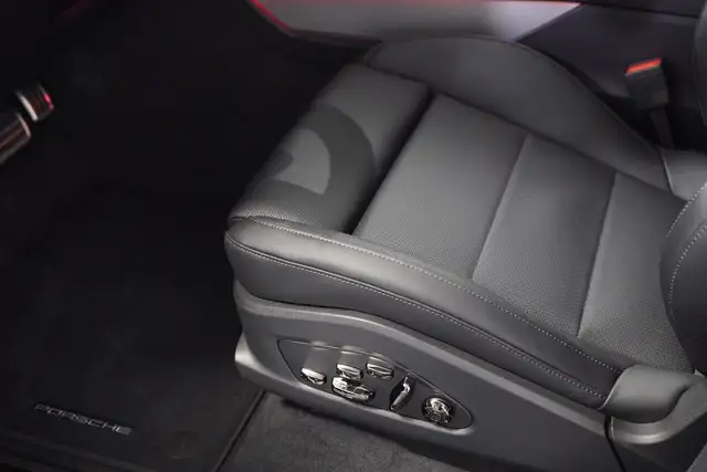 Porsche Cayenne view 14