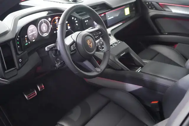 Porsche Cayenne view 18