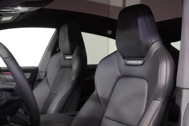 Porsche Cayenne view 15
