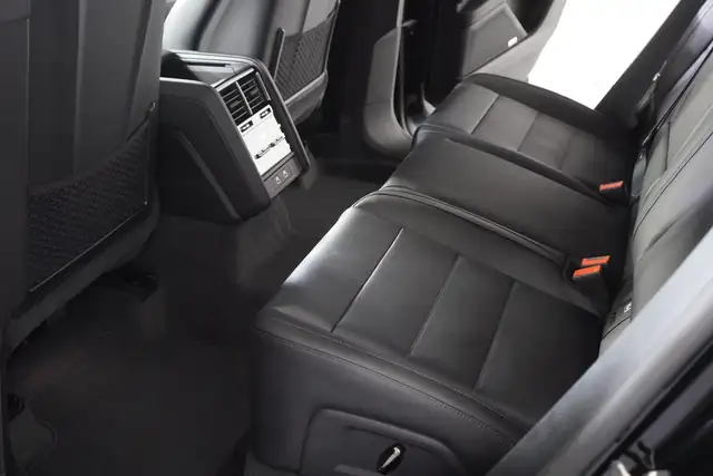 Porsche Cayenne view 27