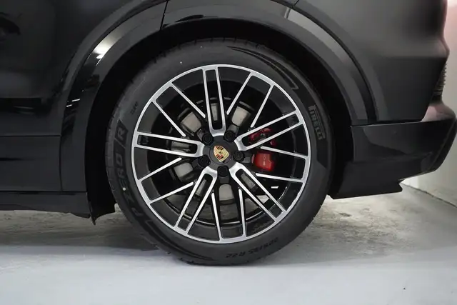 Porsche Cayenne view 7