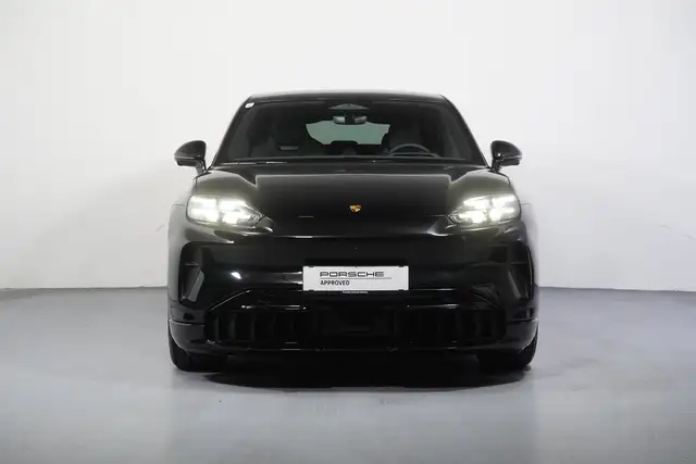 Porsche Cayenne view 2