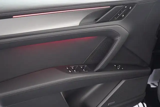 Porsche Cayenne view 9