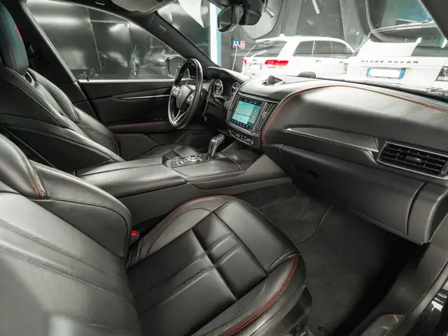 Maserati Levante view 13