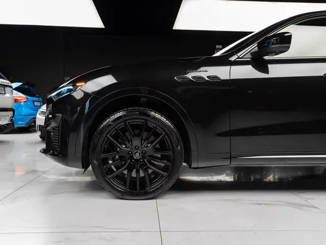 Maserati Levante view 15