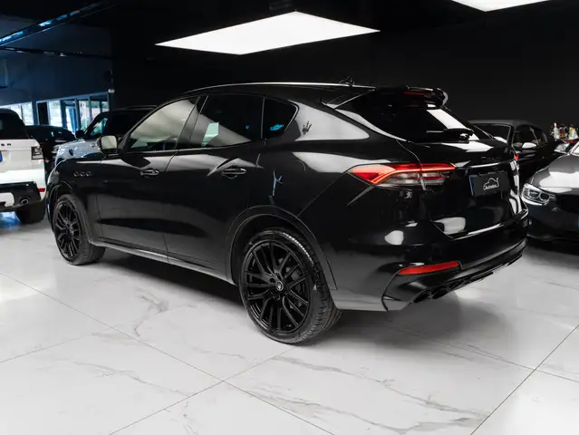 Maserati Levante view 6