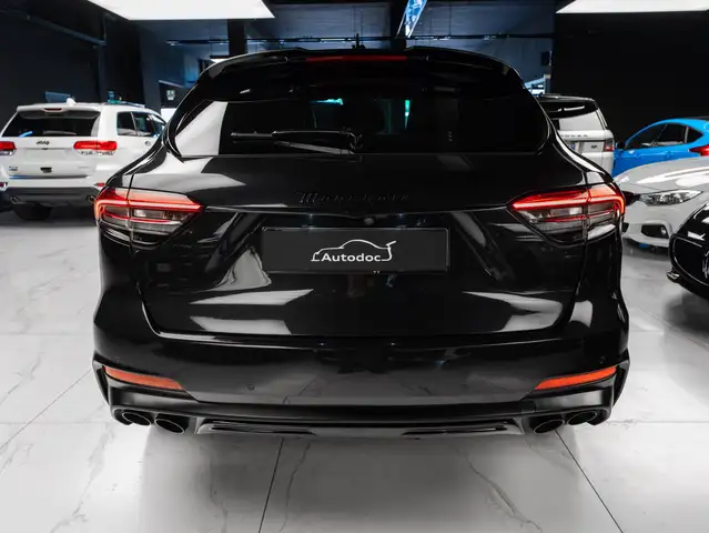 Maserati Levante view 5
