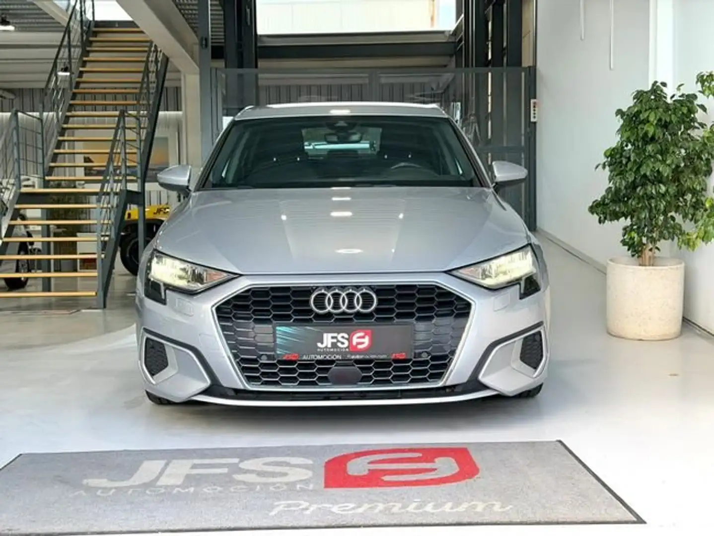 Audi A3 2.0 TDI 115 CV Gris - 2
