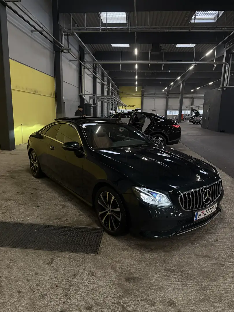 Mercedes-Benz E 220 d Aut. - 1