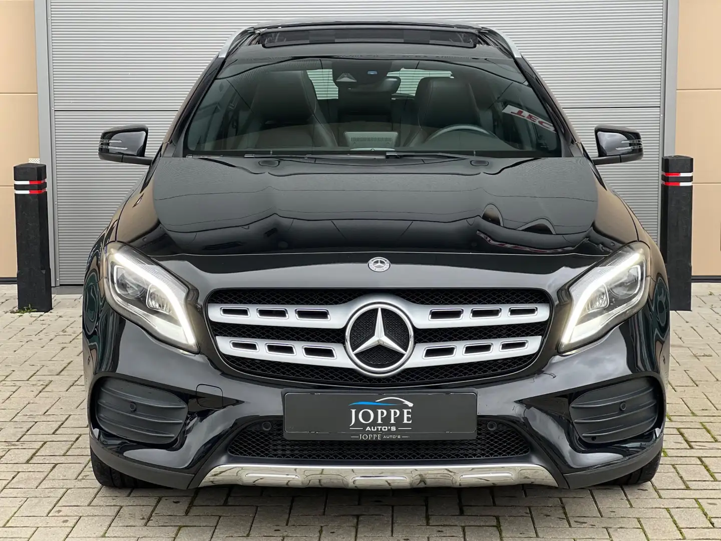 Mercedes-Benz GLA 180 AMG Line |Panoramadak|Keyless|Camera Zwart - 2