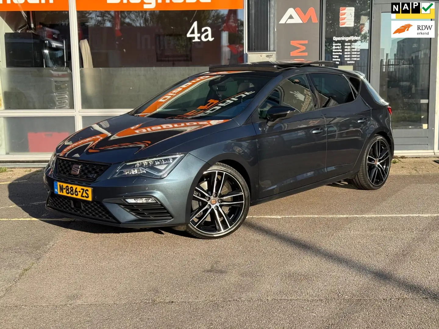 SEAT Leon 2.0 TSI CUPRA | Virtual | Pano | ACC | Beats Grijs - 1