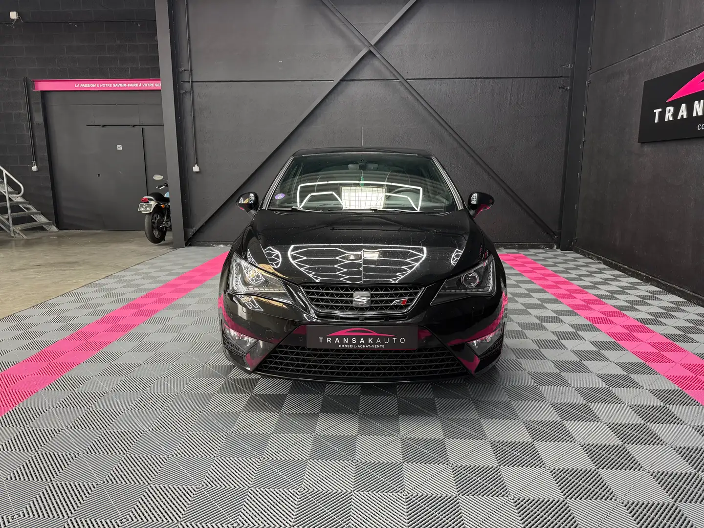 SEAT Ibiza Ibiza SC 1.8 TSI Zwart - 2