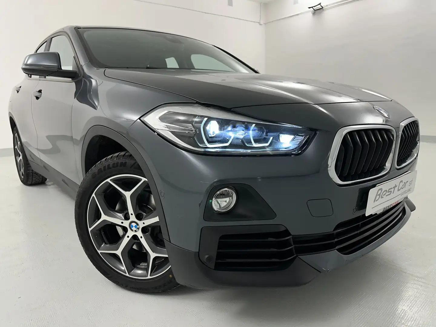 BMW X2 X2 F39 sdrive18d Business FARI LED/NAVI 12 MESI G Gris - 2