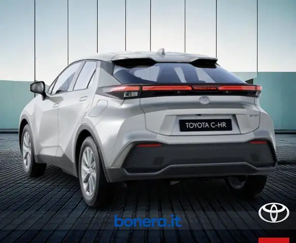 Toyota C-HR view 4