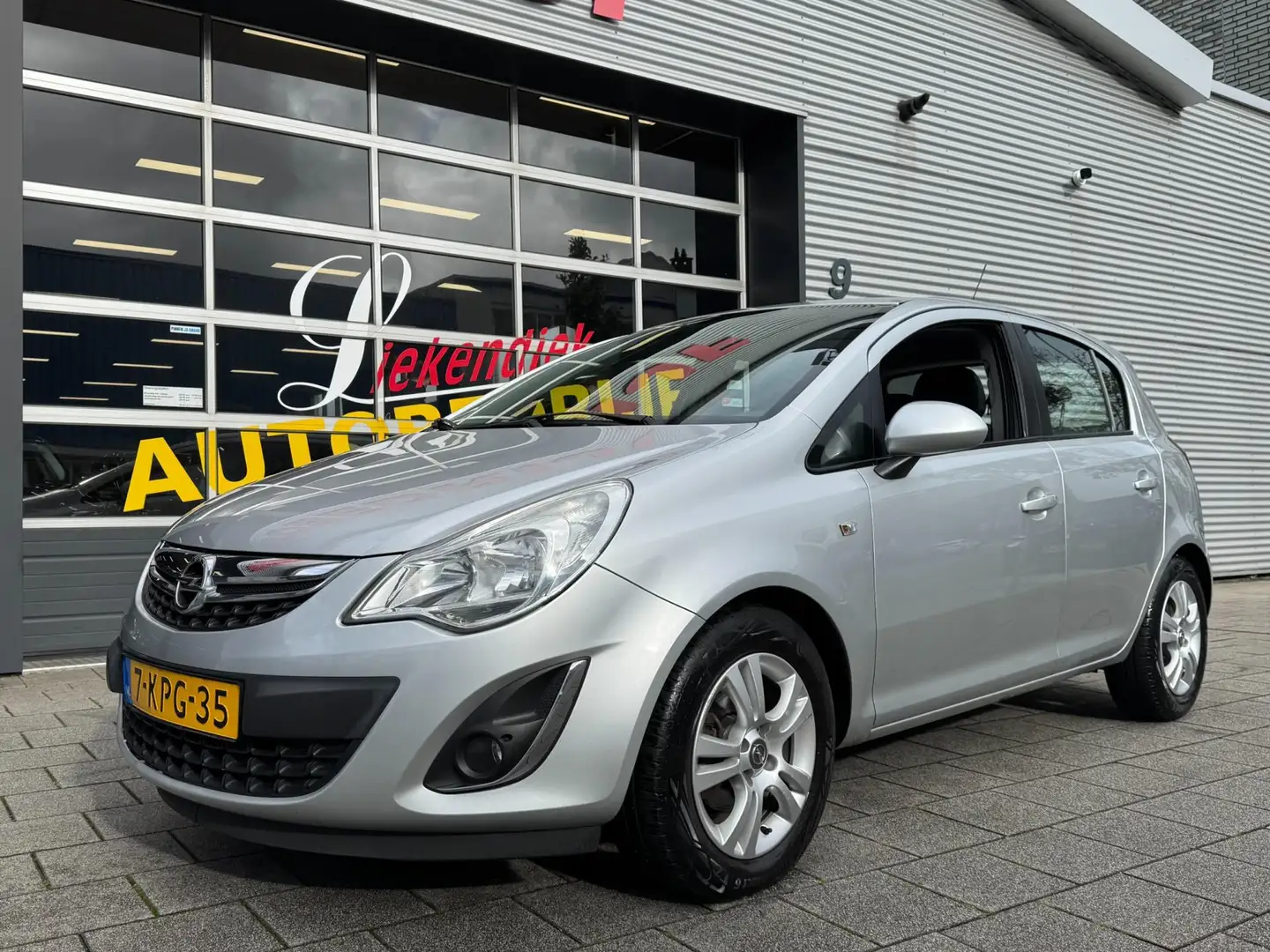 Opel Corsa 1.2-16V Berlin - Airco I Comfort pakket I Sport ve Gris - 1