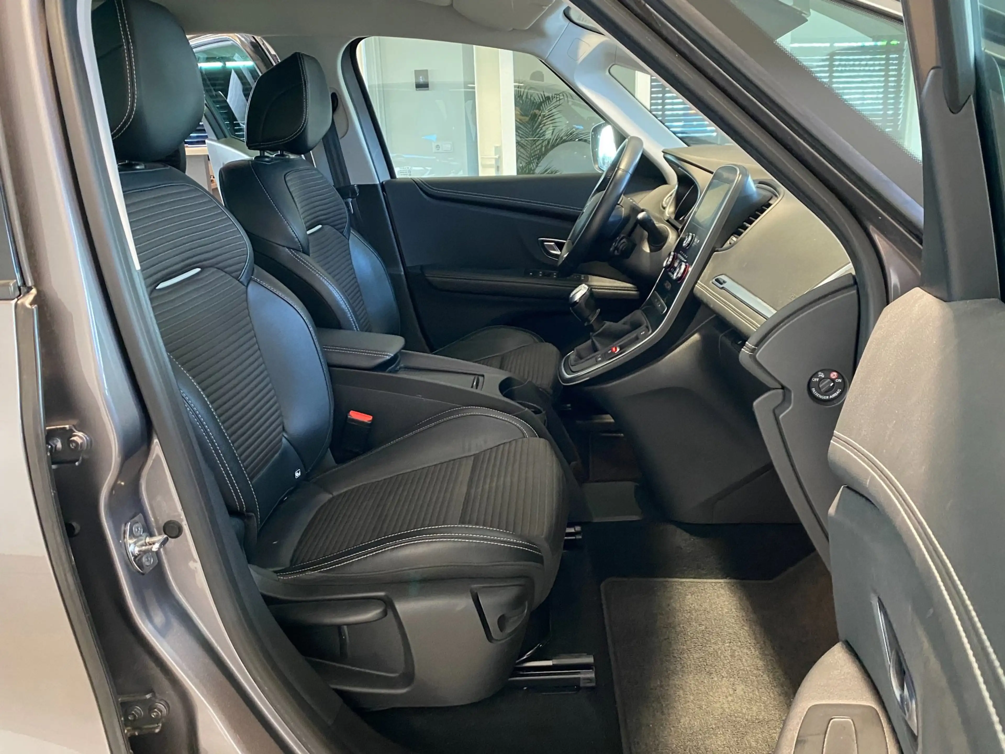 Renault Grand Scenic 1.3 TCe Limited 7 persoons — photo 14