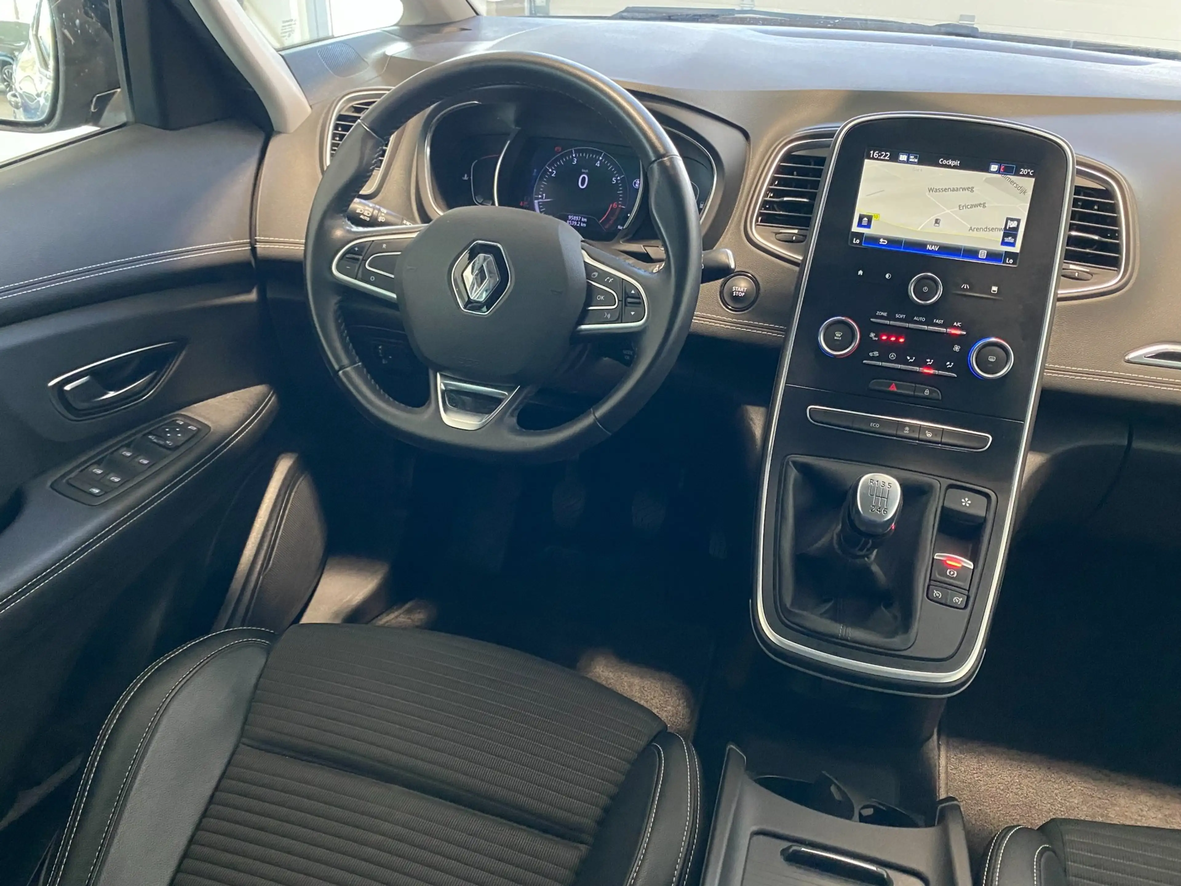 Renault Grand Scenic 1.3 TCe Limited 7 persoons — photo 12