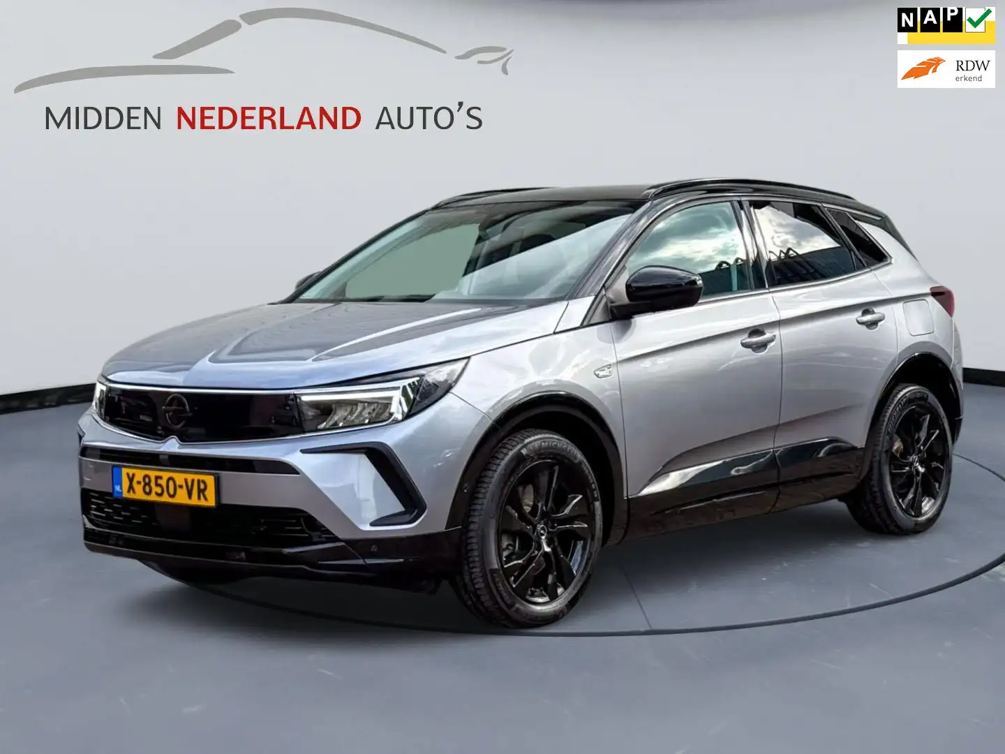 Opel Grandland 1.6 Turbo Plug-In Hybrid 4x4 Ultimate * CAMERA * C Grijs - 1