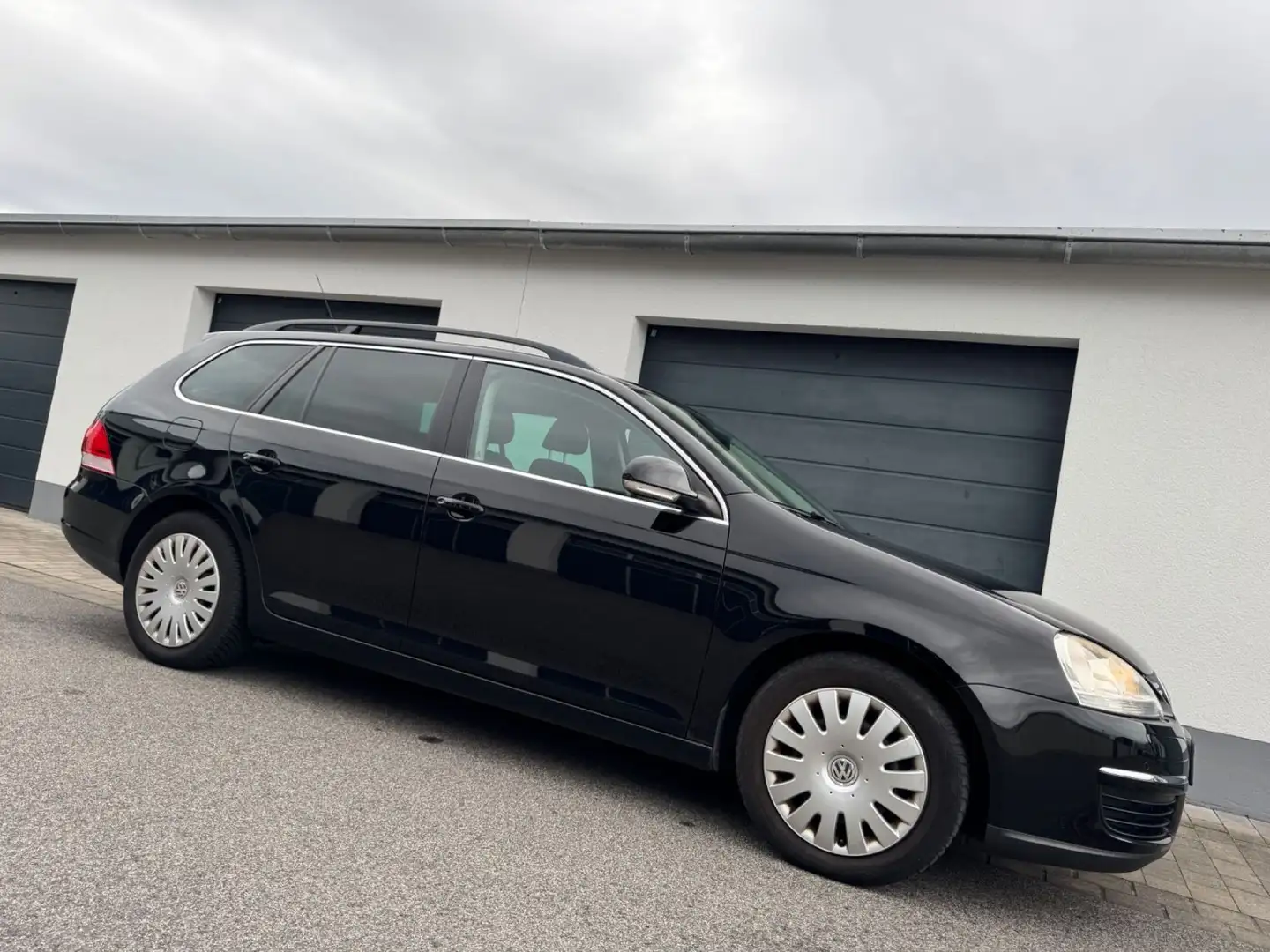 Volkswagen Golf V Var. Comfortline *Klima/Anhängerkupplung* Schwarz - 2
