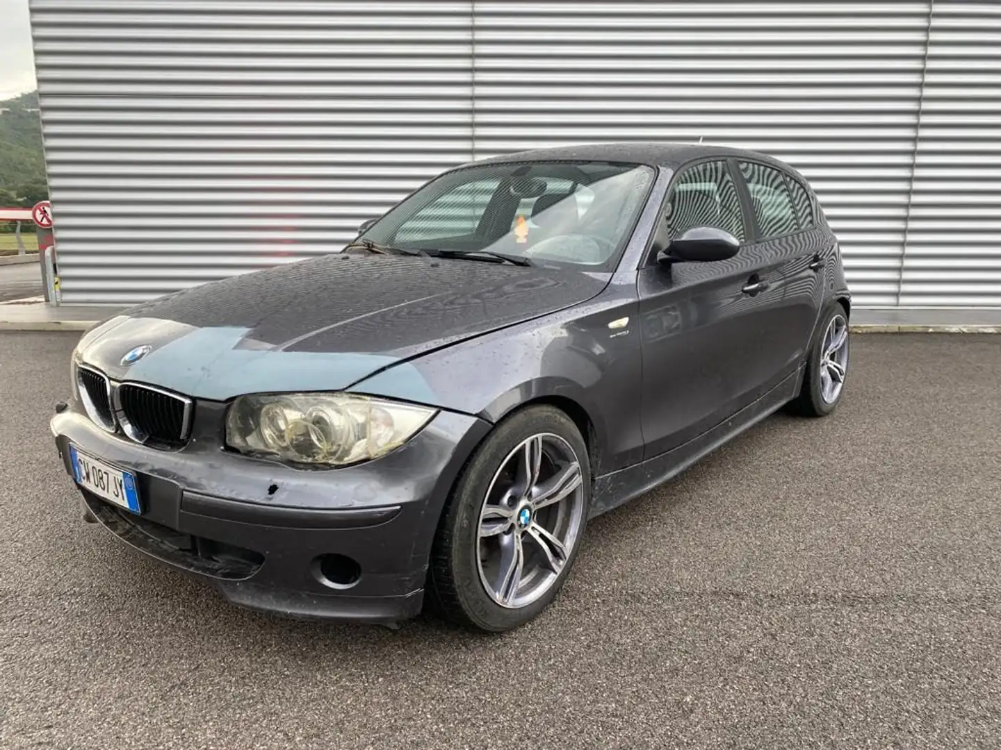 BMW 120 d cat 5 porte Futura Angel Eyes cerchi M-sport Grigio - 1