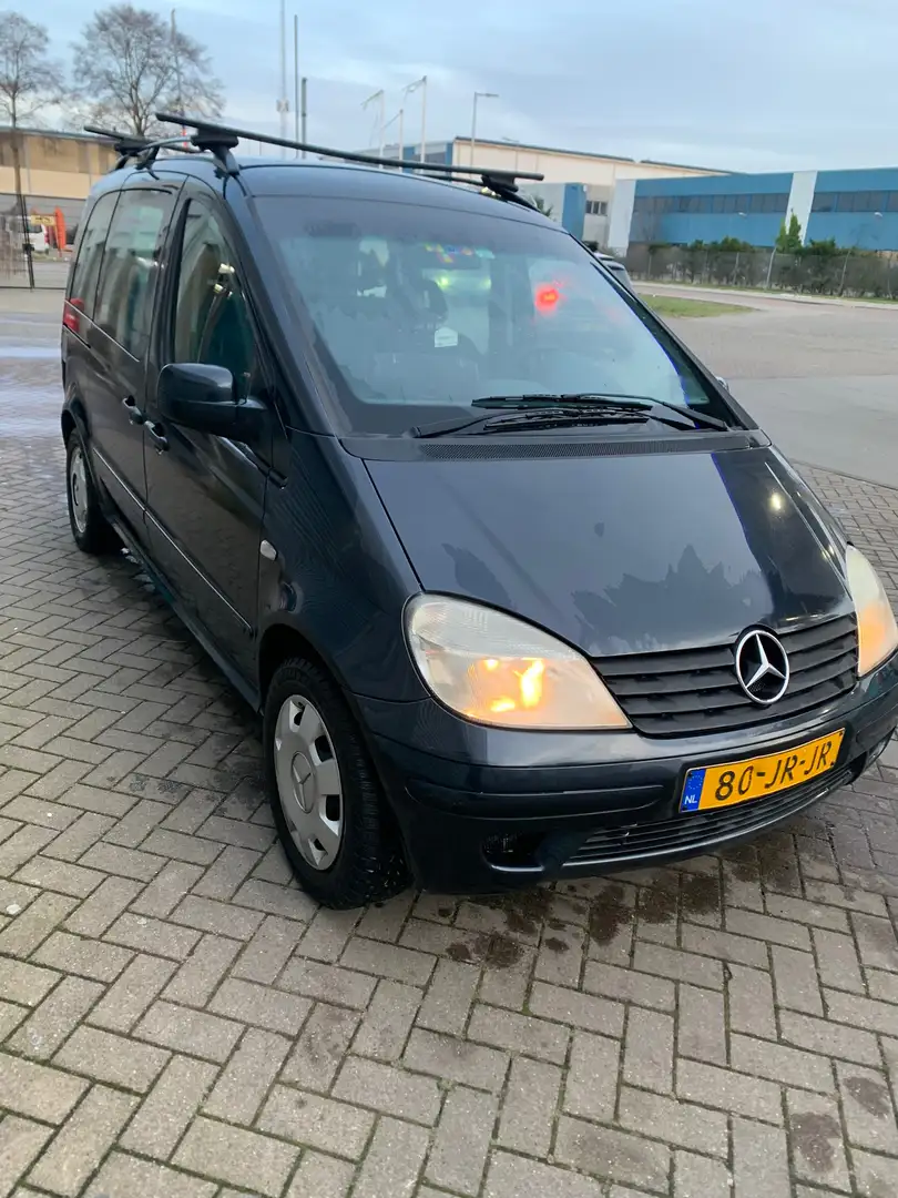 Mercedes-Benz Vaneo Vaneo 1.6 Family Schwarz - 2