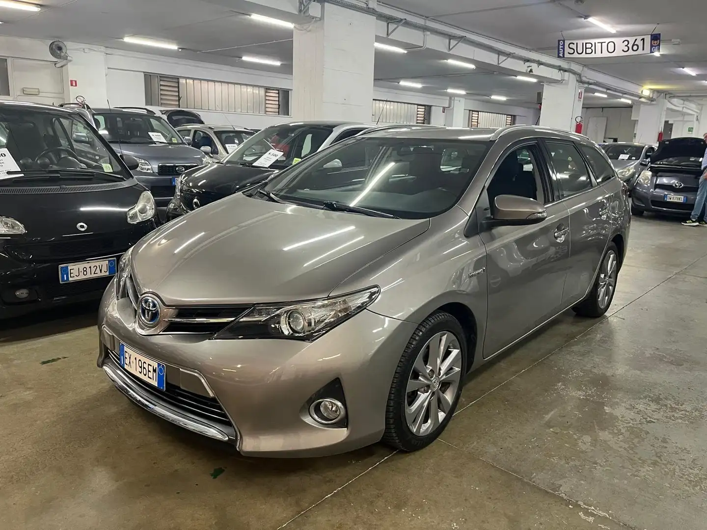Toyota Auris Touring Sport 1.8 hybrid POCHI KM!!! Grigio - 1
