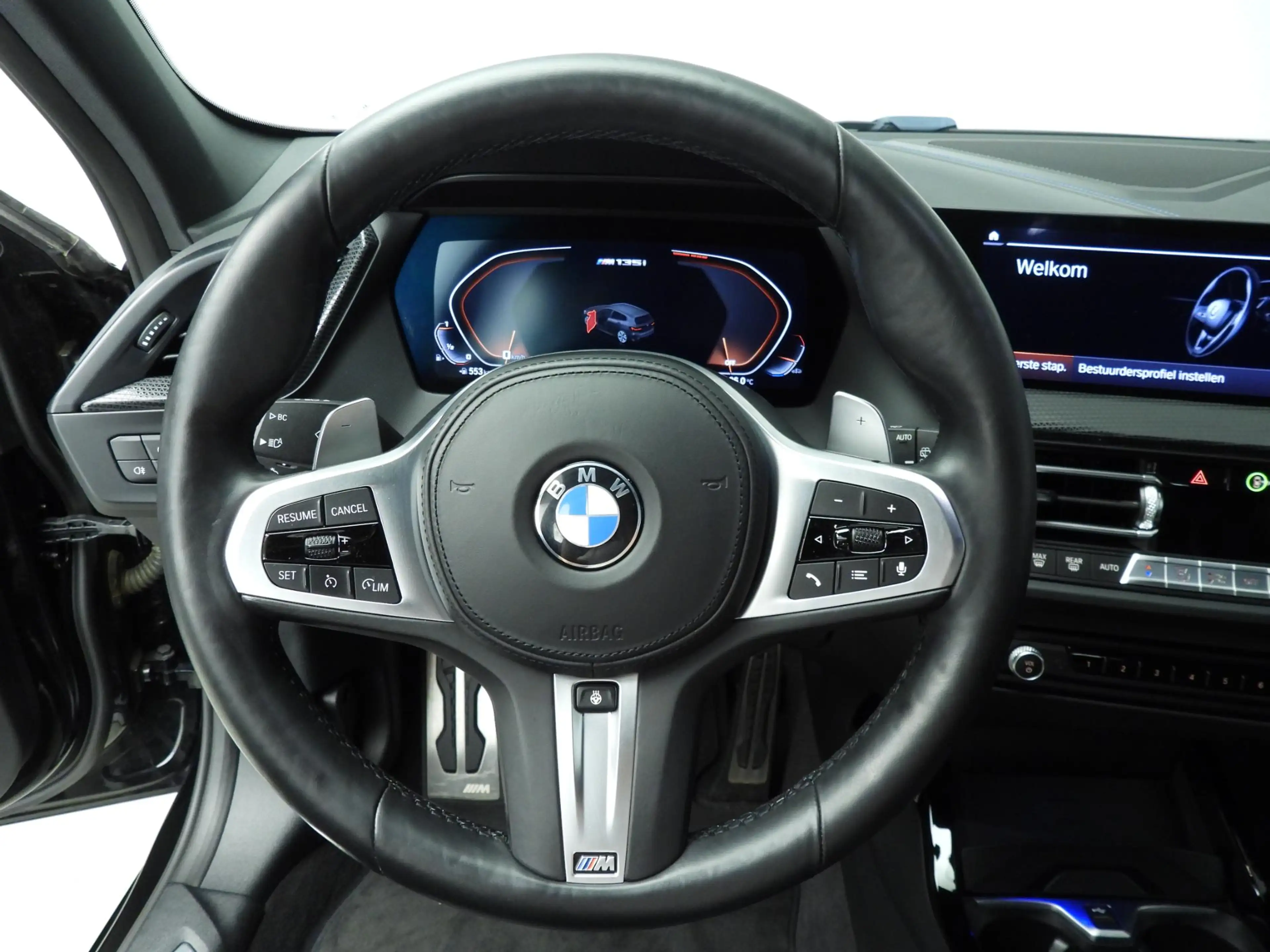 BMW 135 1 Serie 5-deurs M135i xDrive M-Sport steering / LE — photo 11