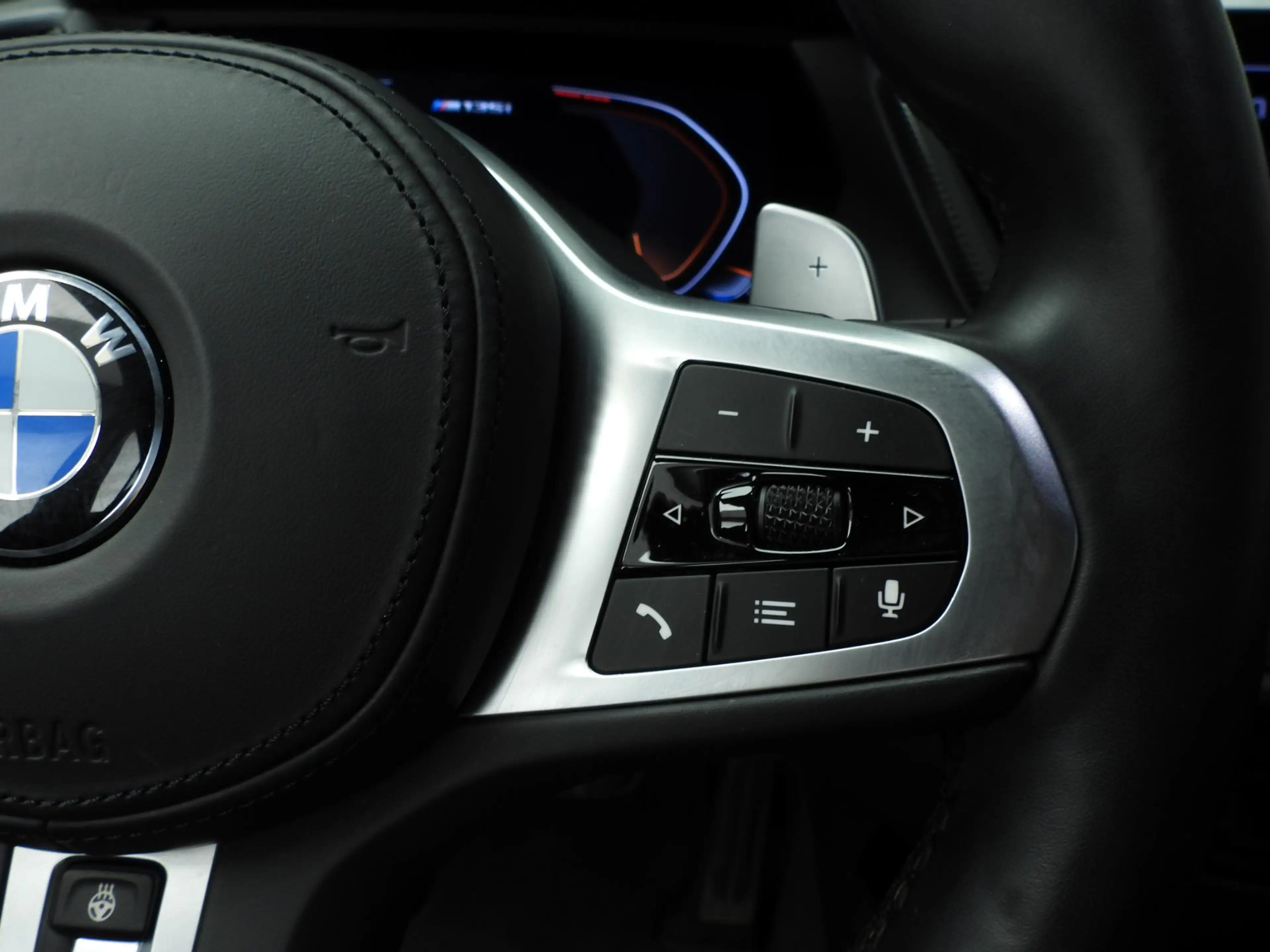 BMW 135 1 Serie 5-deurs M135i xDrive M-Sport steering / LE — photo 15
