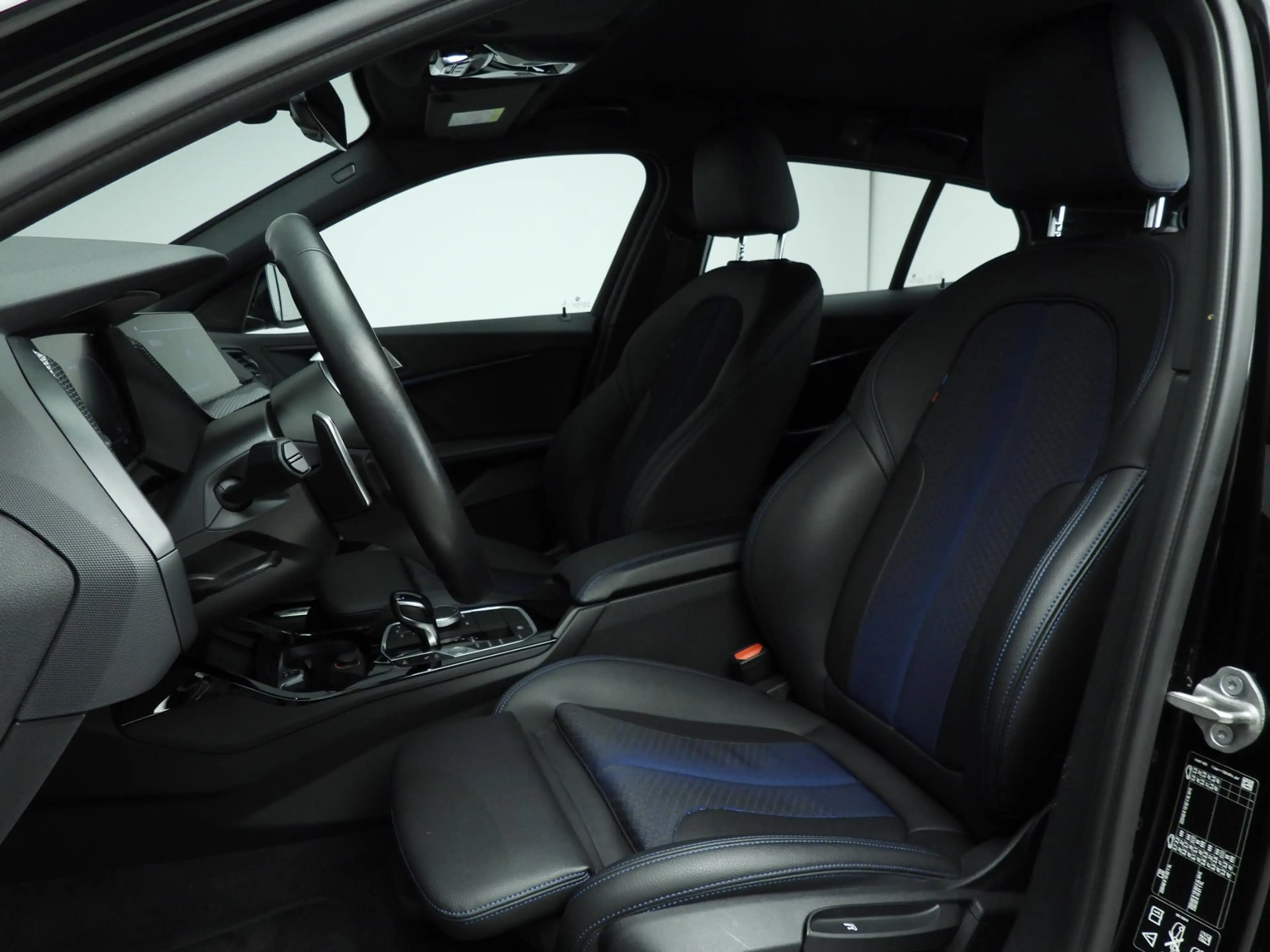 BMW 135 1 Serie 5-deurs M135i xDrive M-Sport steering / LE — photo 7