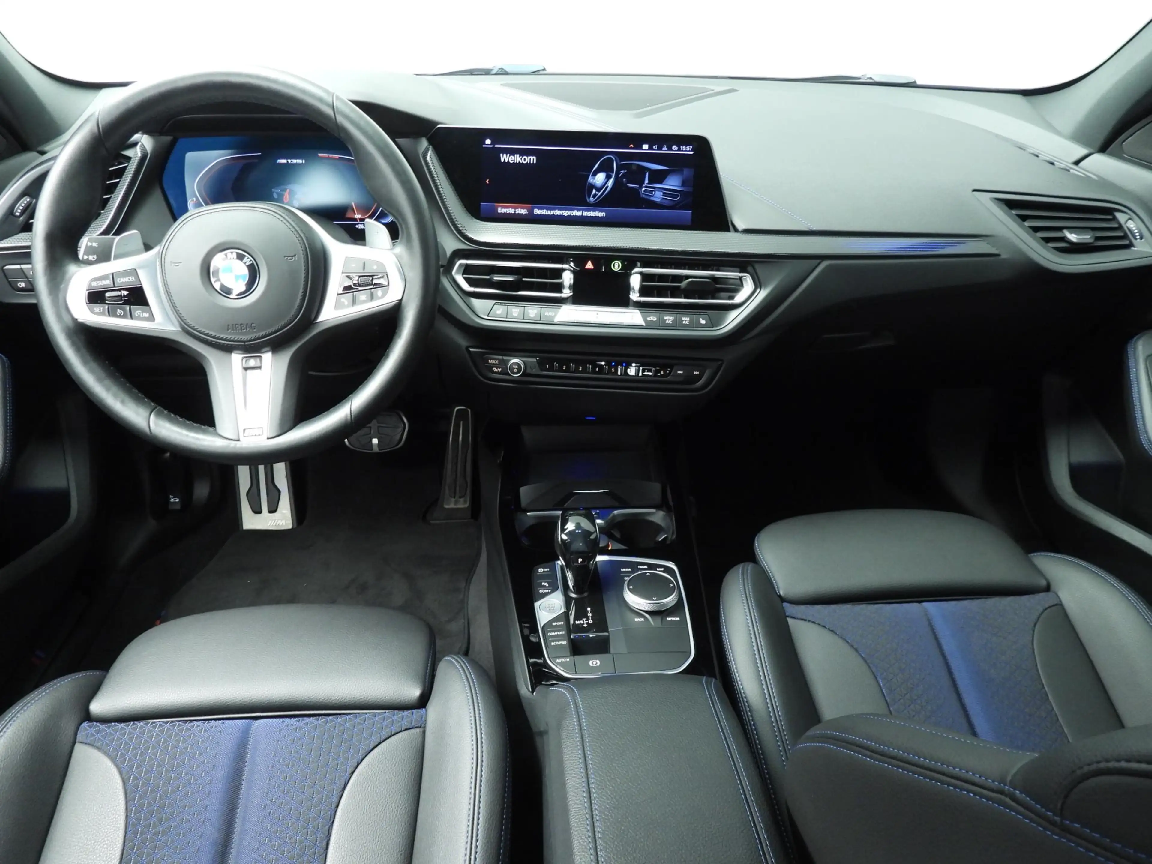 BMW 135 1 Serie 5-deurs M135i xDrive M-Sport steering / LE — photo 10