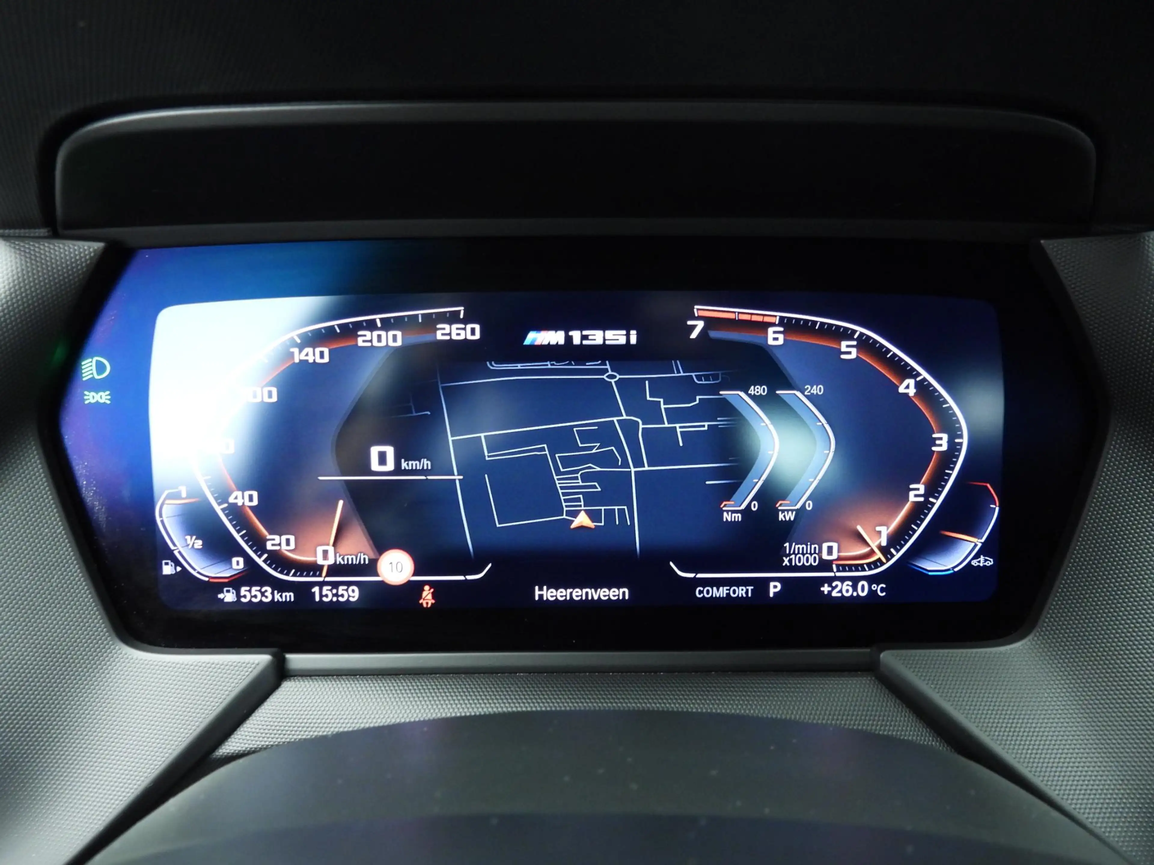 BMW 135 1 Serie 5-deurs M135i xDrive M-Sport steering / LE — photo 12