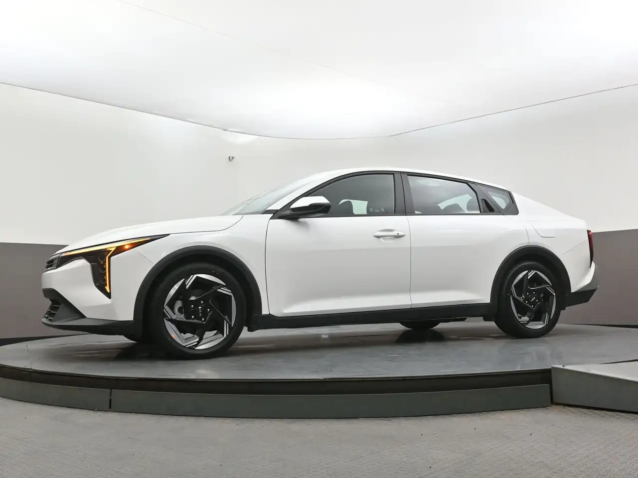 Kia K4 fotografie Kia K4