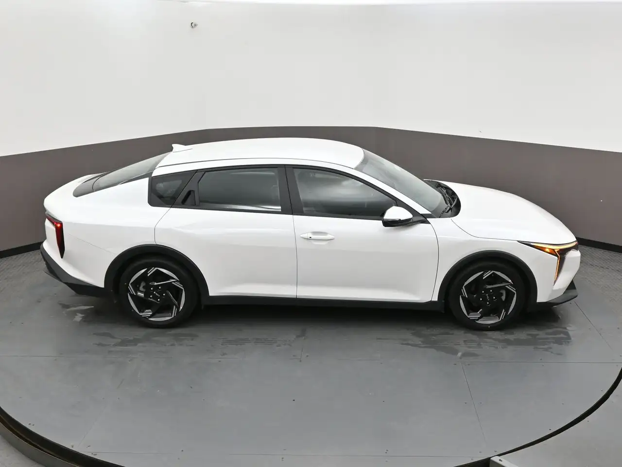 Kia K4 fotografie Kia K4