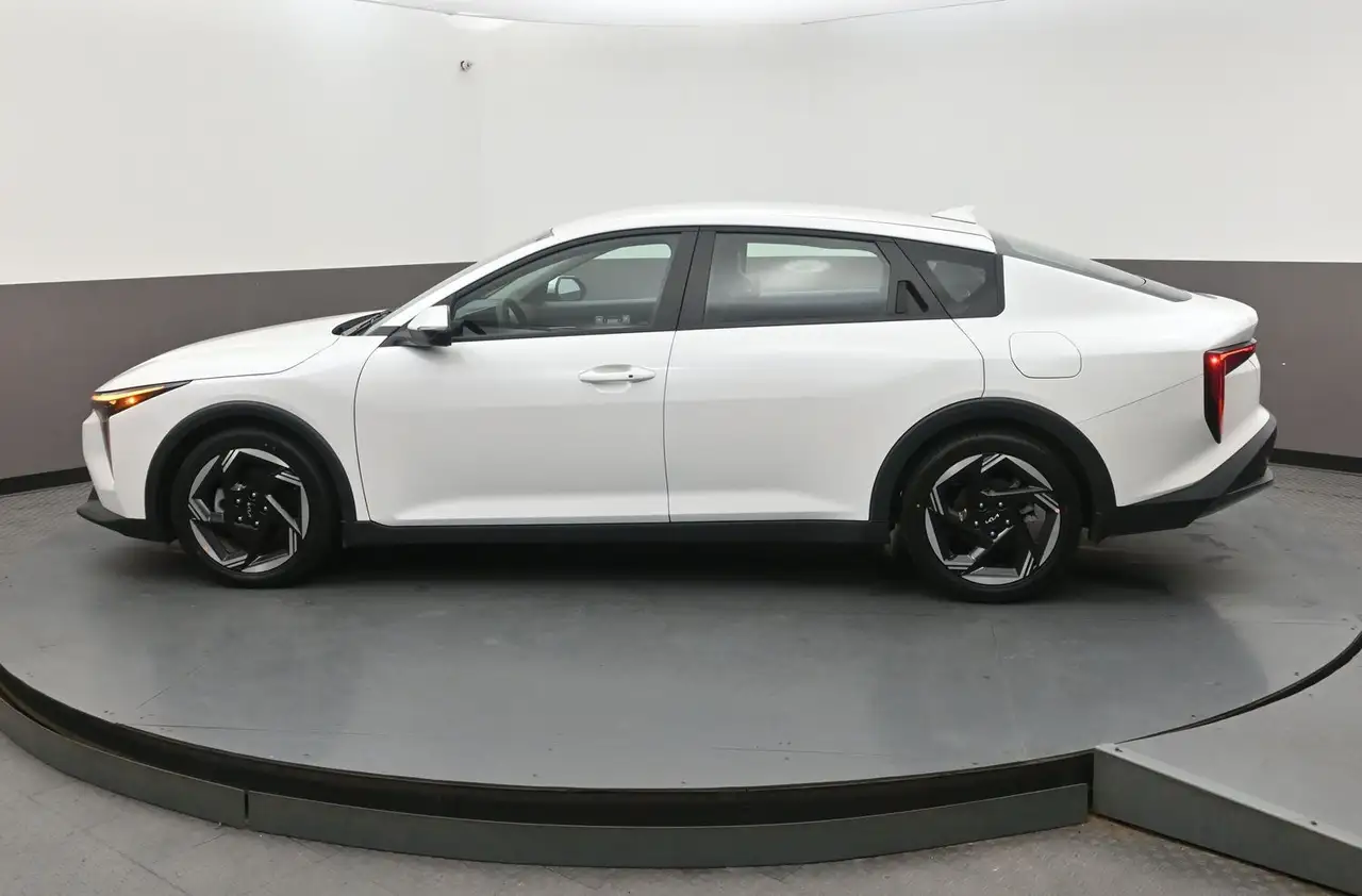 Kia K4 fotografie Kia K4