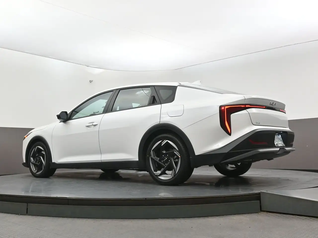 Kia K4 fotografie Kia K4