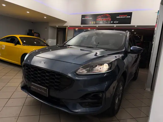 Ford Kuga view 3