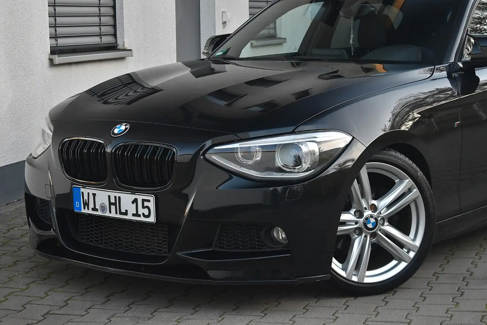 BMW 118 i M-Sportpaket! Performance! Unikat! 18 Zoll! Schwarz - 1