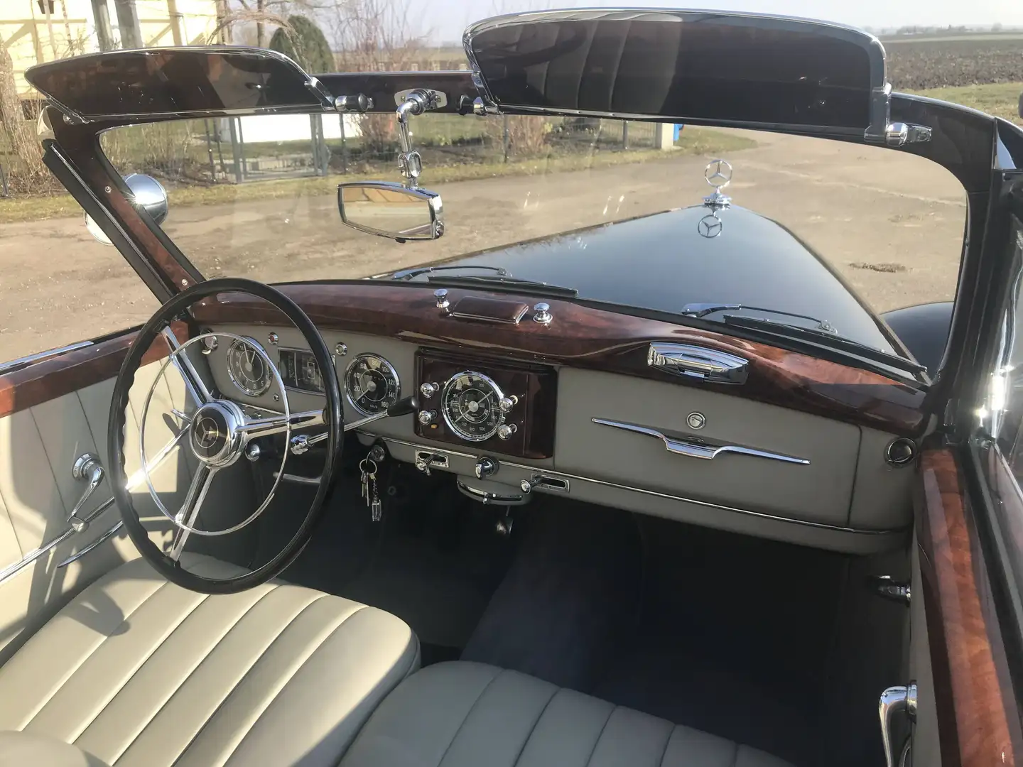 Mercedes-Benz 220 220 Cabriolet A Schwarz - 2
