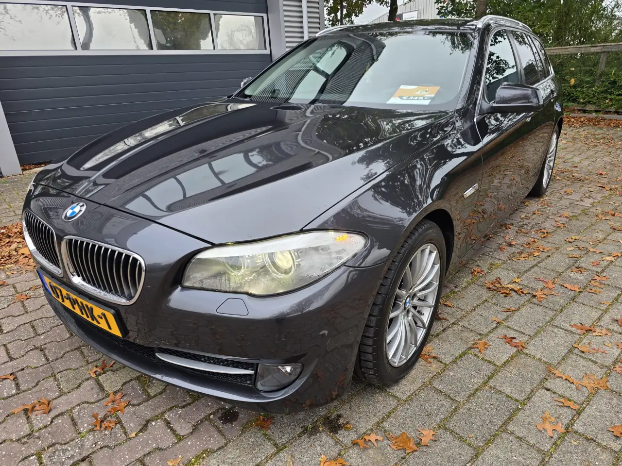BMW 523