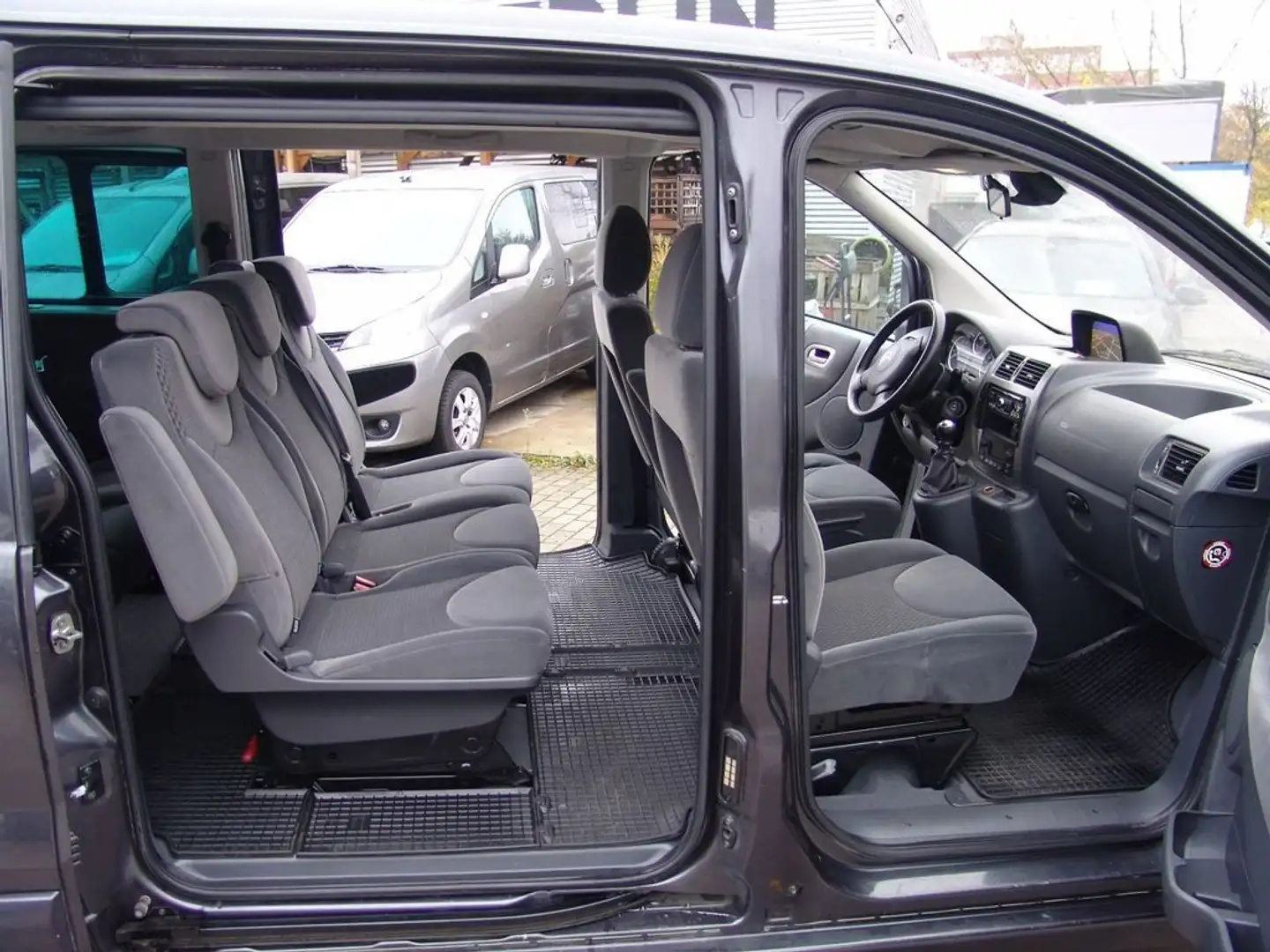 Citroen Jumpy 2.0 HDi/125 FAP PC Multispace Exclusive Negro - 2
