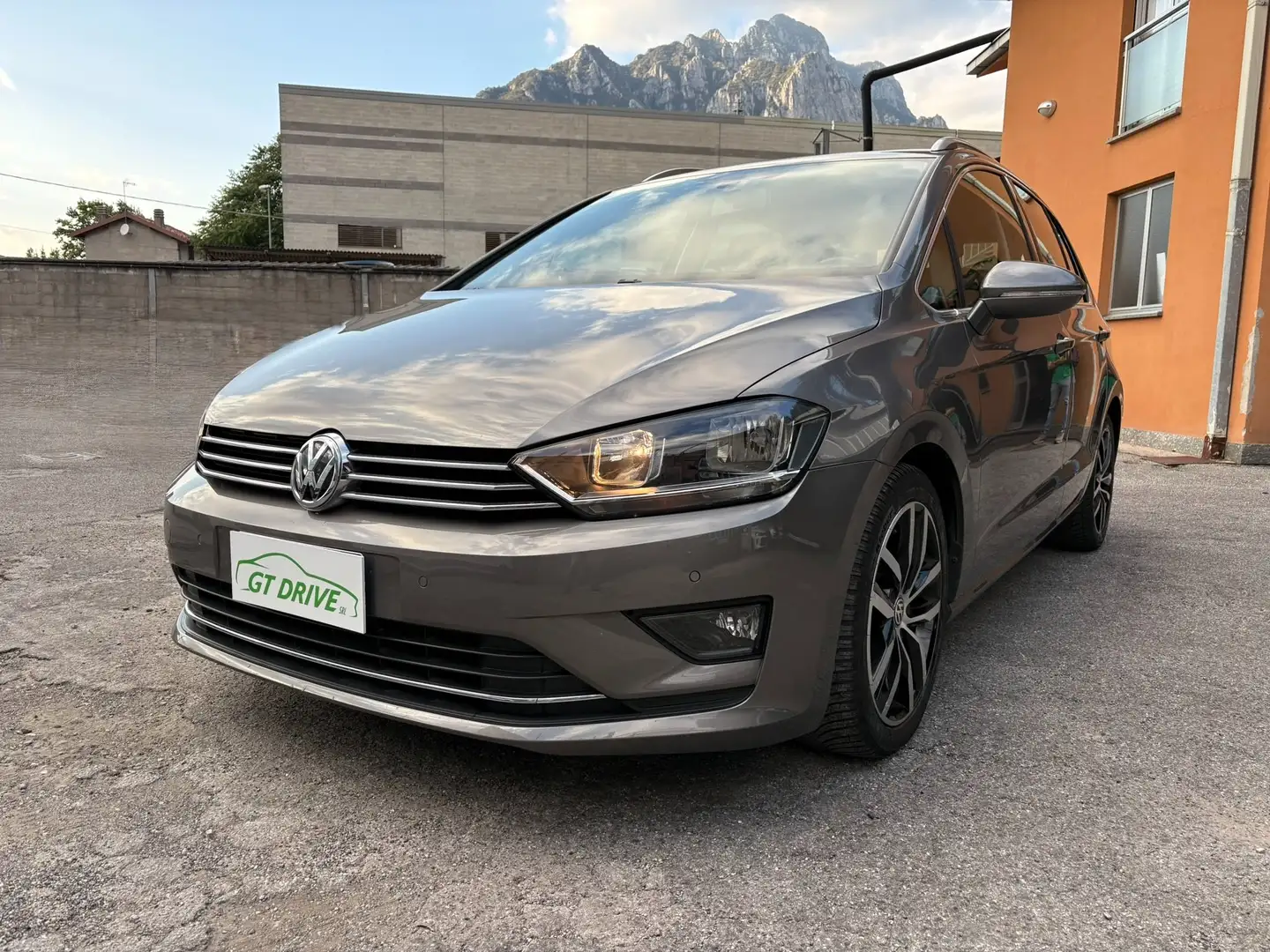 Volkswagen Golf Golf VII 2013 Sportsvan 1.6 tdi Comfortline 110cv Argento - 1