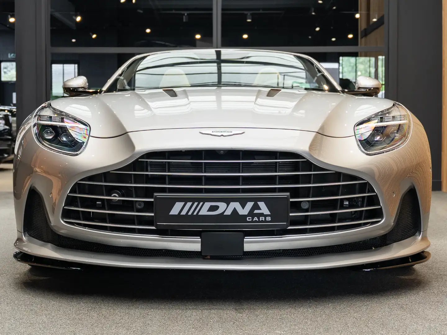 Aston Martin DB12 Volante Keramisch 4.0 V8 Browers&Wilkes Full PPF Gris - 2